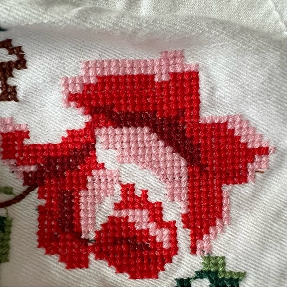 Pilcro white embroidered top size small - Picture 9 of 12